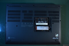 Lenovo ThinkPad P16 Gen 2: Service door removed