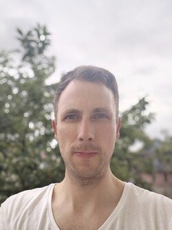 Selfie taken with the 32-MP camera