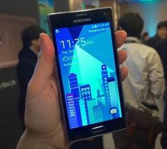 Samsung Z smartphone powered by Tizen OS