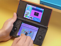 The Anbernic RG DS running Kirby: Canvas Curse. (Image source: Anbernic - edited)