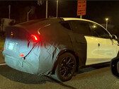 The alleged longer Tesla Model Y in testing. (Image source: Veo/X)
