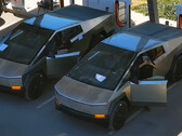 Cybertrucks charging at Giga Texas (image: Jeff Roberts/YT)