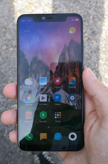 Using the Xiaomi Mi 8 Explorer Edition in the shade