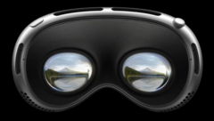 Researchers are concerned about the health impacts of devices like the Vision Pro. (Image: Apple)