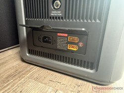 Charging connections of the Aferiy P280