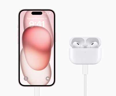 Airpods Pro 2 can now be charged directly from the iPhone 15 (Image Source: Apple)