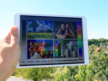 Apple iPad Pro 10.5 outdoors