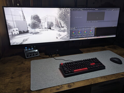 The Innocn E49M1R displays a technical drawing on the left and DaVinci Resolve on the right.