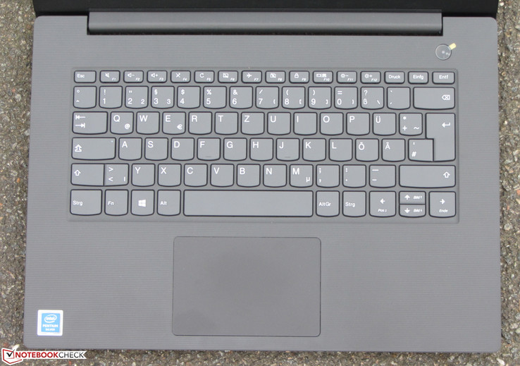 A look at the keyboard and trackpad