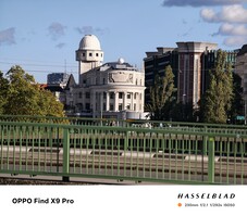 Oppo Find X9 Pro without teleconverter 10x zoom