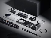 Besides the Vivo X200 Ultra, the photography kit with an optional 200 mm Zeiss teleconverter is available for import from China. (Image source: Vivo)