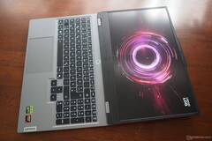 The choice between the LOQ 15 and Legion 5 15 depends on the budget and demands (Image source: Notebookcheck)