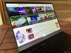 The Razer Blade 14 offers significantly faster graphics performance than the Dell 14 Premium for the same $2000 asking price (Image source: Notebookcheck)