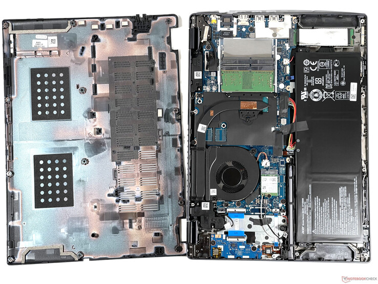 Acer TravelMate Spin P4 - inner workings