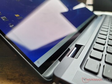 Edge-to-edge Gorilla Glass 6. The Latitude 9430 clamshell is limited to matte 1200p only