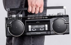 Sanwa Supply launches a Bluetooth multifunction boombox that can rip cassette tapes to MP3 files. (Image source: Sanwa Supply)
