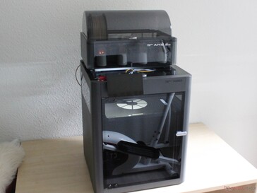 The AMS can also be placed on top of the printer, although the upper glass plate then can no longer simply be removed