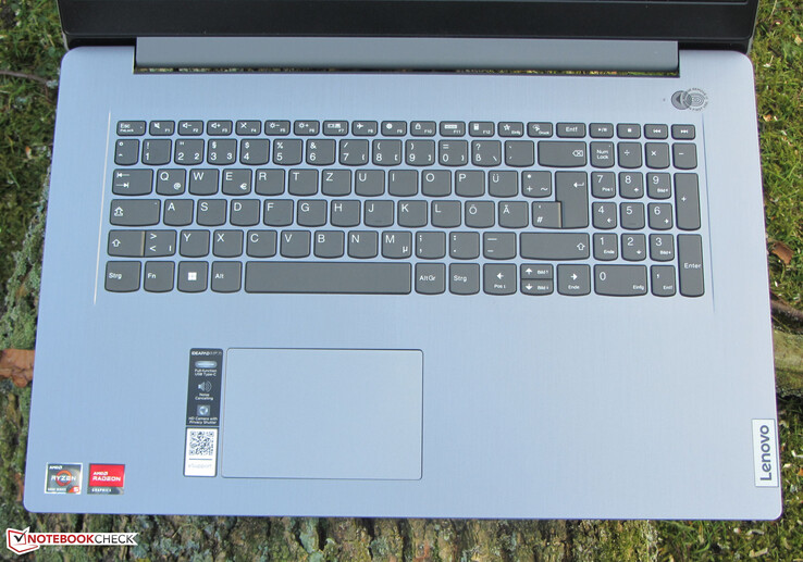 IdeaPad 3, 17″ AMD-powered lightweight laptop