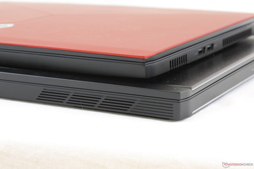 New design is 36 mm shorter in width compared to the old Alienware 15 R4