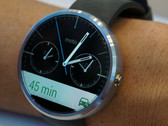 Motorola Moto 360 smartwatch, global smartwatch market falling for the first time