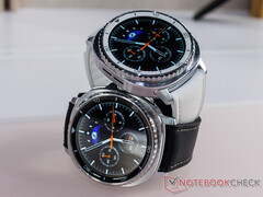 The Galaxy Watch 8 Classic features a Quick button on the side. Pictured: the two colorways of the smartwatch. (Image source: Notebookcheck)