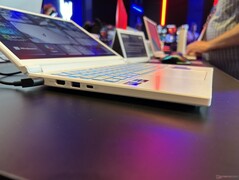 Acer Nitro V 14. (Image Source: Notebookcheck)