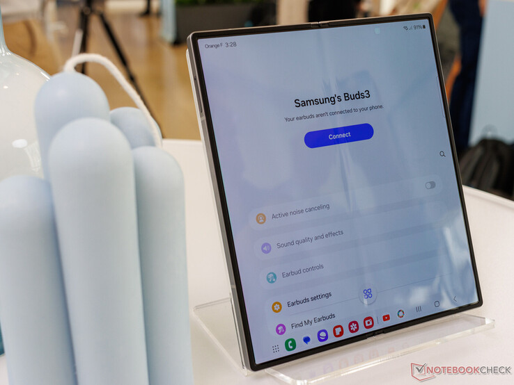 Samsung Galaxy Z Fold 6 smartphone review