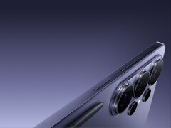 Galaxy S26 Ultra with S-Pen.