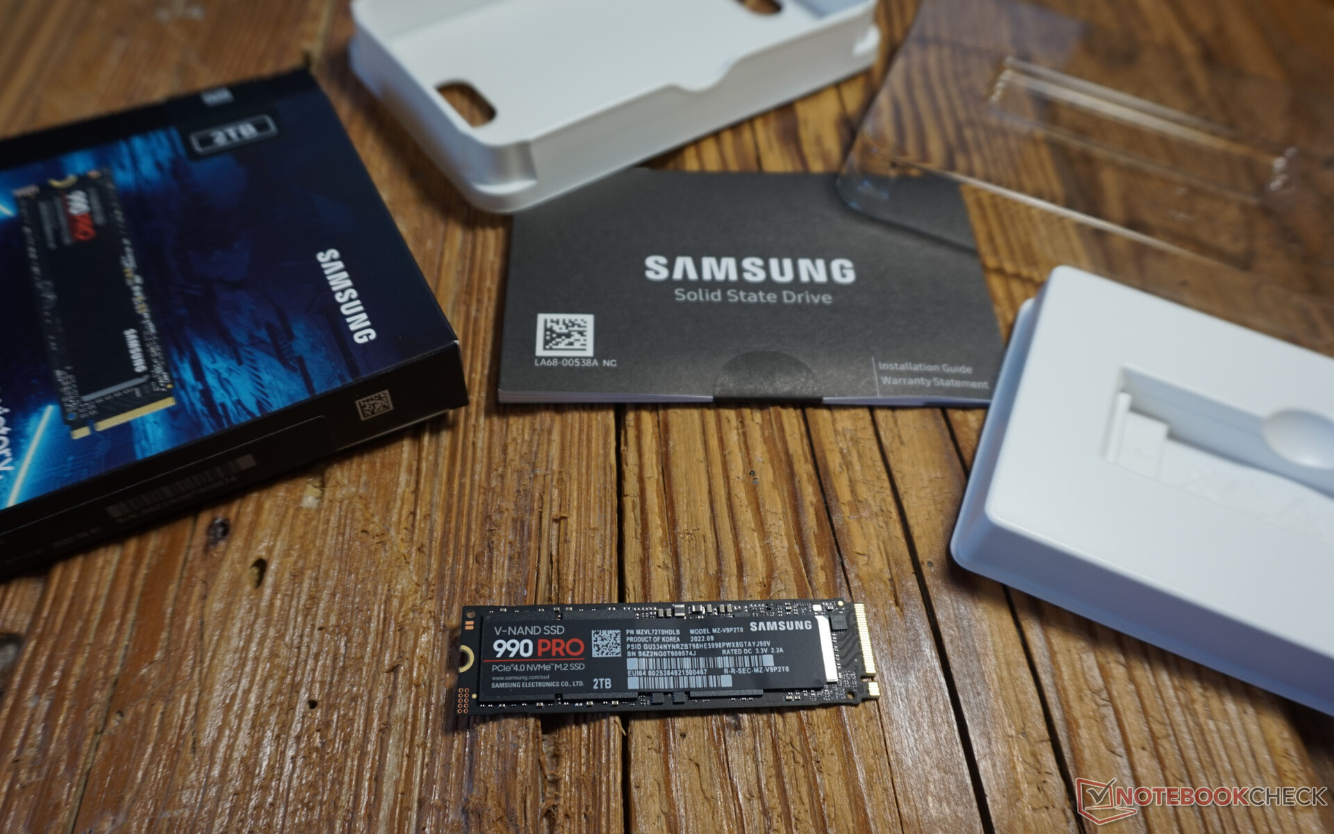 Samsung 990 Pro - 2 To (SSD interne, NVMe, M.2, MZ-V9P2T0BW