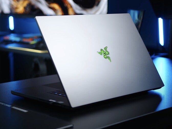 Stunning Razer Blade 18 4K gaming laptop with RTX 4090 gets 