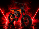 The Juiced Scrambler Hardtail dual-battery model offers up to 120 miles (200 km) of range
