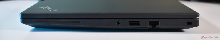 right: 3.5mm Audio, USB-A 3.2 Gen 1, RJ45-Ethernet, Kensington Lock