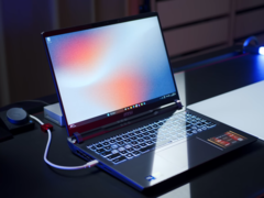 The MSI Vector 16 HX AI is quite bulky at 2.612 kg (5.76 lbs.). (Image source: NotebookcheckReviews on YouTube)