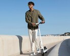 The OKAI NEON LITE ES10 electric scooter has a range of 30 km (~19 miles). (Image source: OKAI)