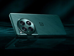 8/256 GB OnePlus 12 is down to $649.99 on the official store (Image source: OnePlus)