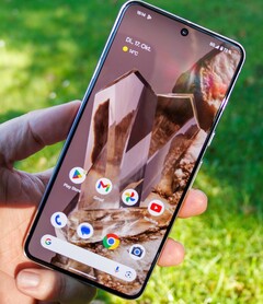 If you want a small phone with a big zoom think again, you probably won't find one. (Source: Notebookcheck)