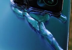 Xiaomi Mi 10T Pro waterproof testing (Source: CNTechRoom on YouTube)