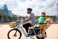 The Velotric Packer 1 has built-in rear luggage rack and can be accessorised with passenger footrests. (Image source: Velotric)