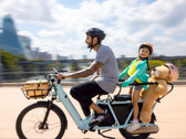 The Velotric Packer 1 has built-in rear luggage rack and can be accessorised with passenger footrests. (Image source: Velotric)