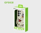 The Crocs Case for the Galaxy S25 comes with Jibbitz charms. (Image source: Crocs)