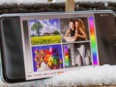 The Magic7 Pro's display. (Image source: Notebookcheck)