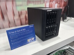 Ten drives fit into the as-yet-unnamed NAS system via removable drive bays.