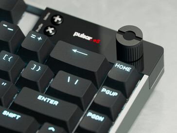 The Pulsar eS HE 70 has a built-in LCD and control knob. (Image source: Pulsar)