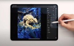 The new iPad Pro lineup features tandem OLED screens and the new M4 SoC. (Source: Dave2D on YouTube)