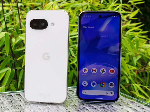 The Pixel 9a has Gorilla Glass 3 on the front, a plastic back, and an IP68 rating. (Image source: Notebookcheck)