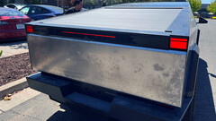 The Cybertruck's brake lights are edgy, too (image: KewellXi/X)