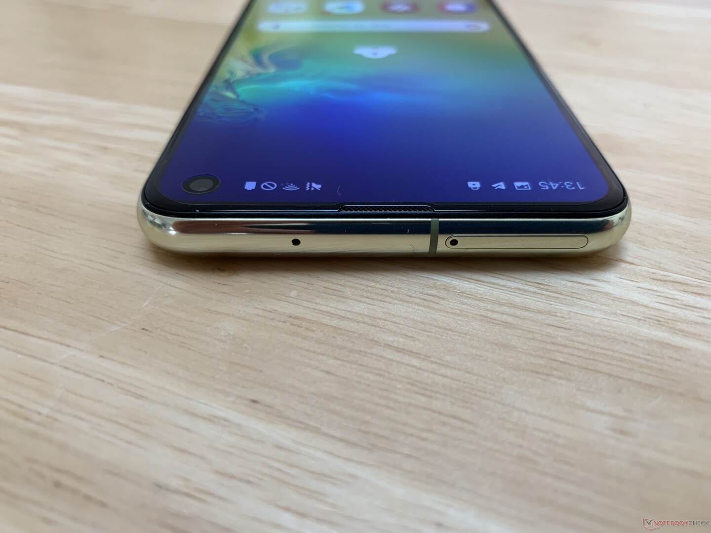 samsung 10e screen size