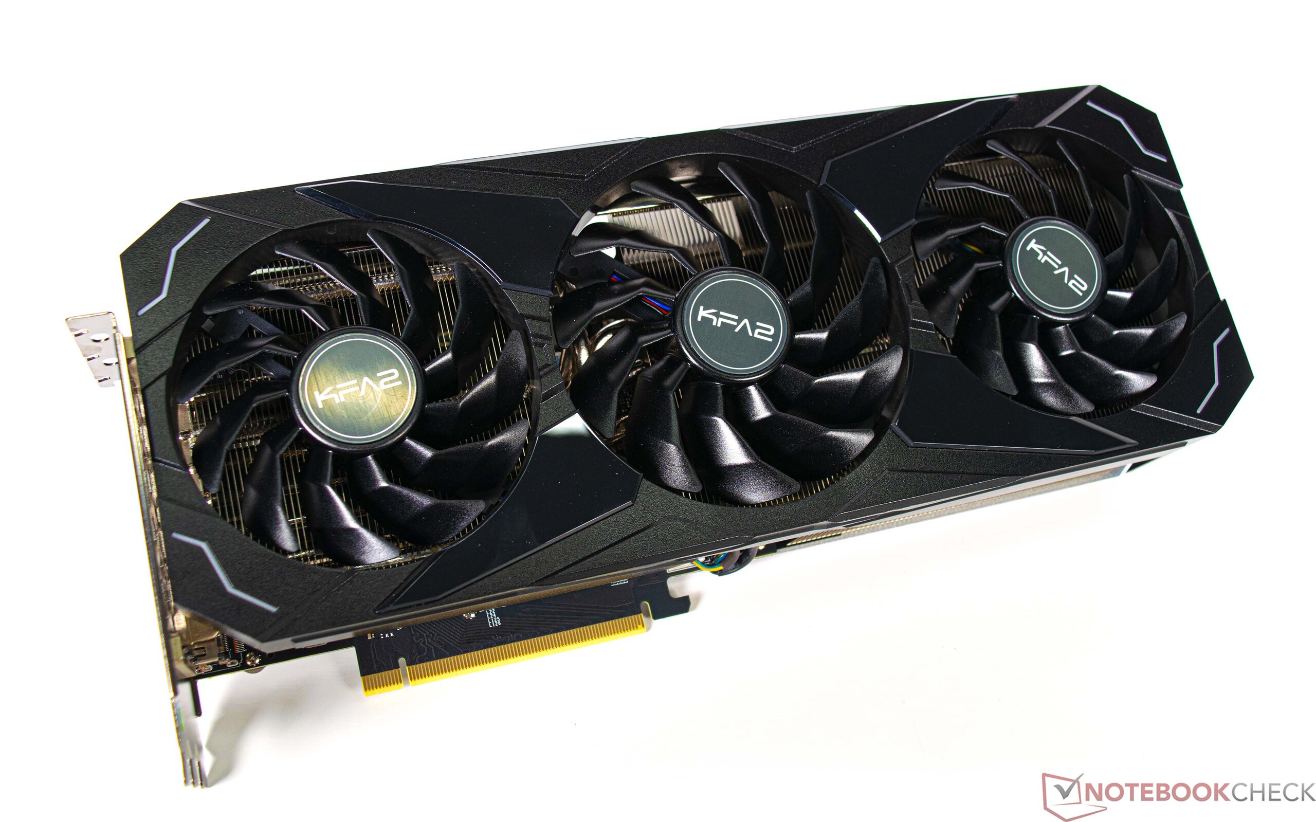 Test de la KFA2 GeForce RTX 4070 Ti SG : le premier GPU Ada