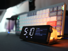 The Vobot Mini Dock is a 7-in-1 docking station with a 2-inch display. (Image source: Vobot)