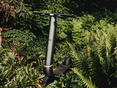 The Bo M is an e-scooter with aluminum housing.